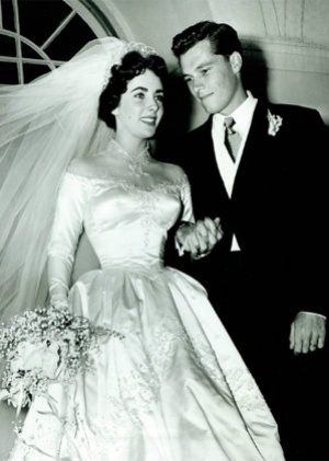 1950 Liz Taylor e Nick Hilton.